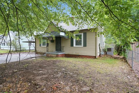 Photo of 1136 GOODMAN ST, Memphis, TN 38111 (MLS # 10222702)