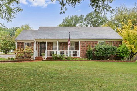 Photo of 221 N YATES RD, Memphis, TN 38120 (MLS # 10207300)