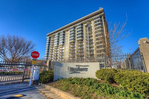 Photo of 655 S RIVERSIDE DR 205A #205A, Memphis, TN 38103 (MLS # 10208372)