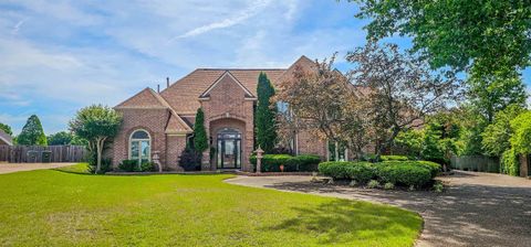 Photo of 7725 CANDY APPLE CV, Memphis, TN 38119 (MLS # 10221705)