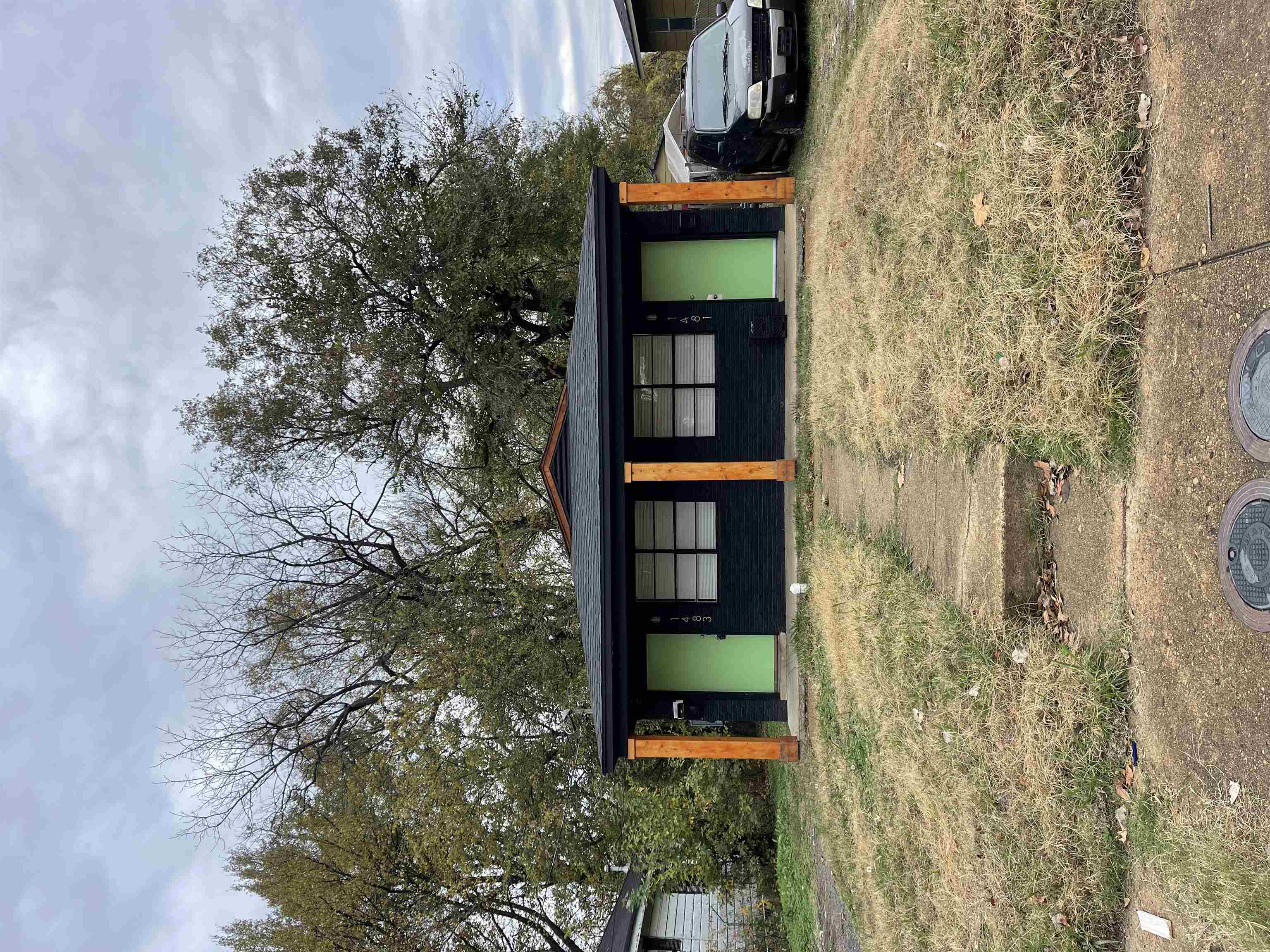 Photo 1 of 9 — 1481 OAKLAWN ST, Memphis, TN 38114