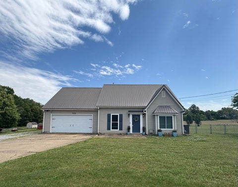 Photo of 7172 MT CARMEL RD, Unincorporated, TN 38019 (MLS # 10216277)