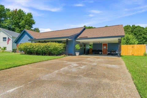 Photo of 6790 AUTUMNHILL LN, Bartlett, TN 38135 (MLS # 10228903)