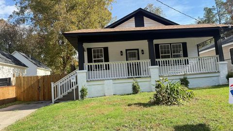 Photo of 226 N HOLLYWOOD ST N, Memphis, TN 38112 (MLS # 10211068)