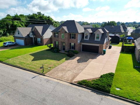 Photo of 40 GREEN HILLS DR, Oakland, TN 38060 (MLS # 10226155)