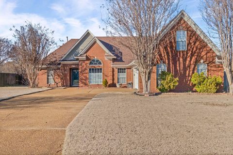 Photo of 2452 HEATHER RDG, Southaven, MS 38672 (MLS # 10215766)