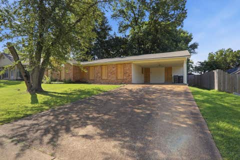 Photo of 5697 TULIP TREE DR, Memphis, TN 38115 (MLS # 10227612)