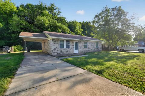 Photo of 1100 WESTERN PARK DR, Memphis, TN 38109 (MLS # 10221733)