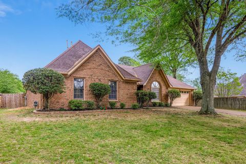 Photo of 5076 WATERS EDGE CV, Unicorp/Memphis, TN 38141 (MLS # 10218579)
