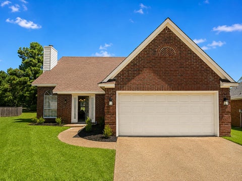 Photo of 3252 CLUB GROVE CV, Lakeland, TN 38002 (MLS # 10229384)