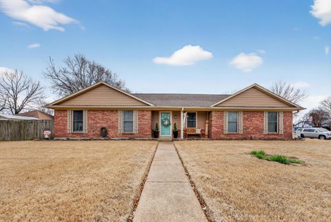 Photo of 6561 DEERMONT DR, Bartlett, TN 38134 (MLS # 10215974)