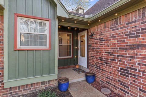 Photo of 382 BOOTH LN, Collierville, TN 38017 (MLS # 10217252)