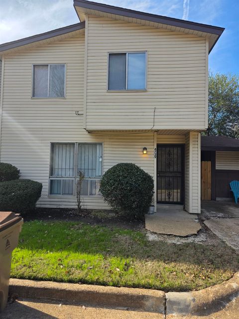 Photo of 4731 WILD PLUM DR 112 #112, Memphis, TN 38118 (MLS # 10216090)