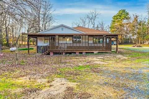 Photo of 390 VICTORIA RD, Byhalia, MS 38611 (MLS # 10211791)