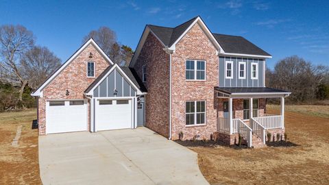 Photo of 170 BELVEDERE CIR, Savannah, TN 38372 (MLS # 10210061)