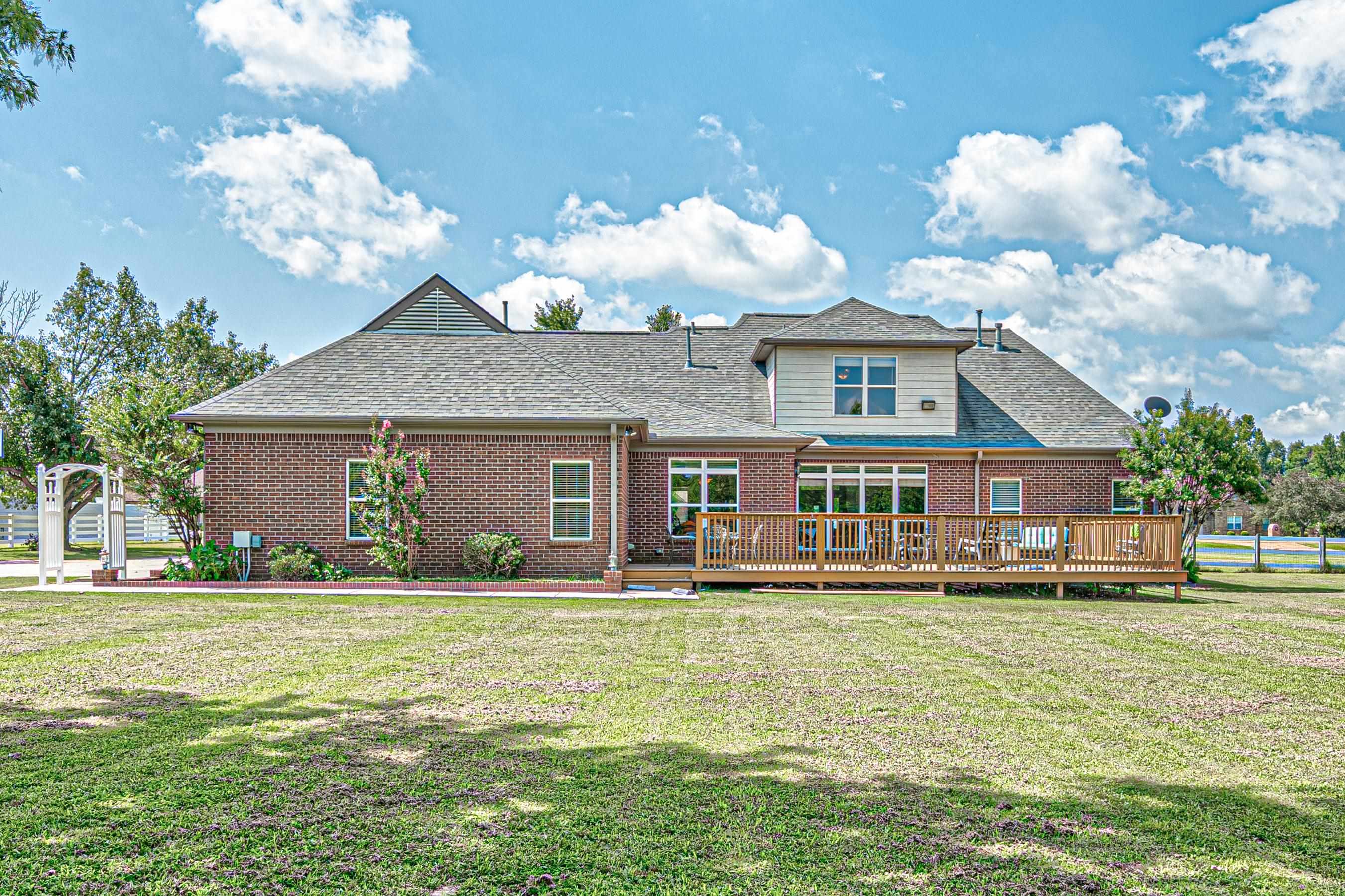 Photo 23 of 25 of 9530 BOLTON ESTATES RD house