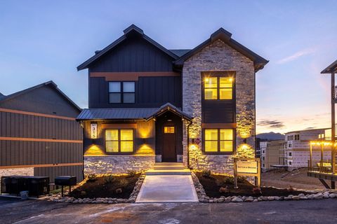 Photo of 315 RAMBLING CREEK WAY Lot 122R #Lot 122R, Sevierville, TN 37862 (MLS # 10218409)