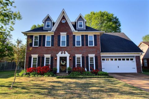 Photo of 573 MERRIWEATHER DR, Collierville, TN 38017 (MLS # 10218921)