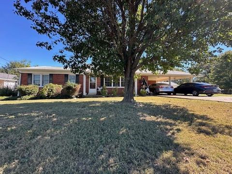 Photo of 165 FOURSQUARE ST, Savannah, TN 38372 (MLS # 10192547)