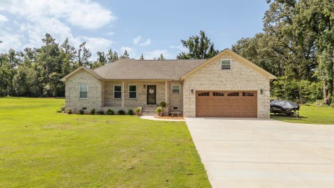 Photo of 970 DODD DR, Savannah, TN 38372 (MLS # 10228516)