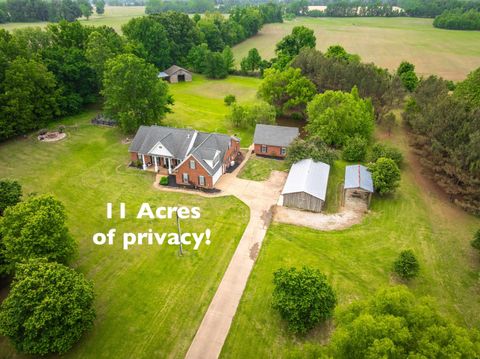 Photo of 1095 CULBREATH RD, Covington, TN 38019 (MLS # 10221105)