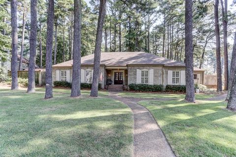 Photo of 8306 BEEKMAN PL, Germantown, TN 38139 (MLS # 10215331)