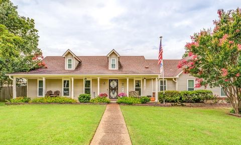 Photo of 3265 LAUREL CREEK RD, Bartlett, TN 38134 (MLS # 10208338)