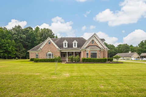 Photo of 10465 BENTBROOKE DR, Lakeland, TN 38002 (MLS # 10227500)