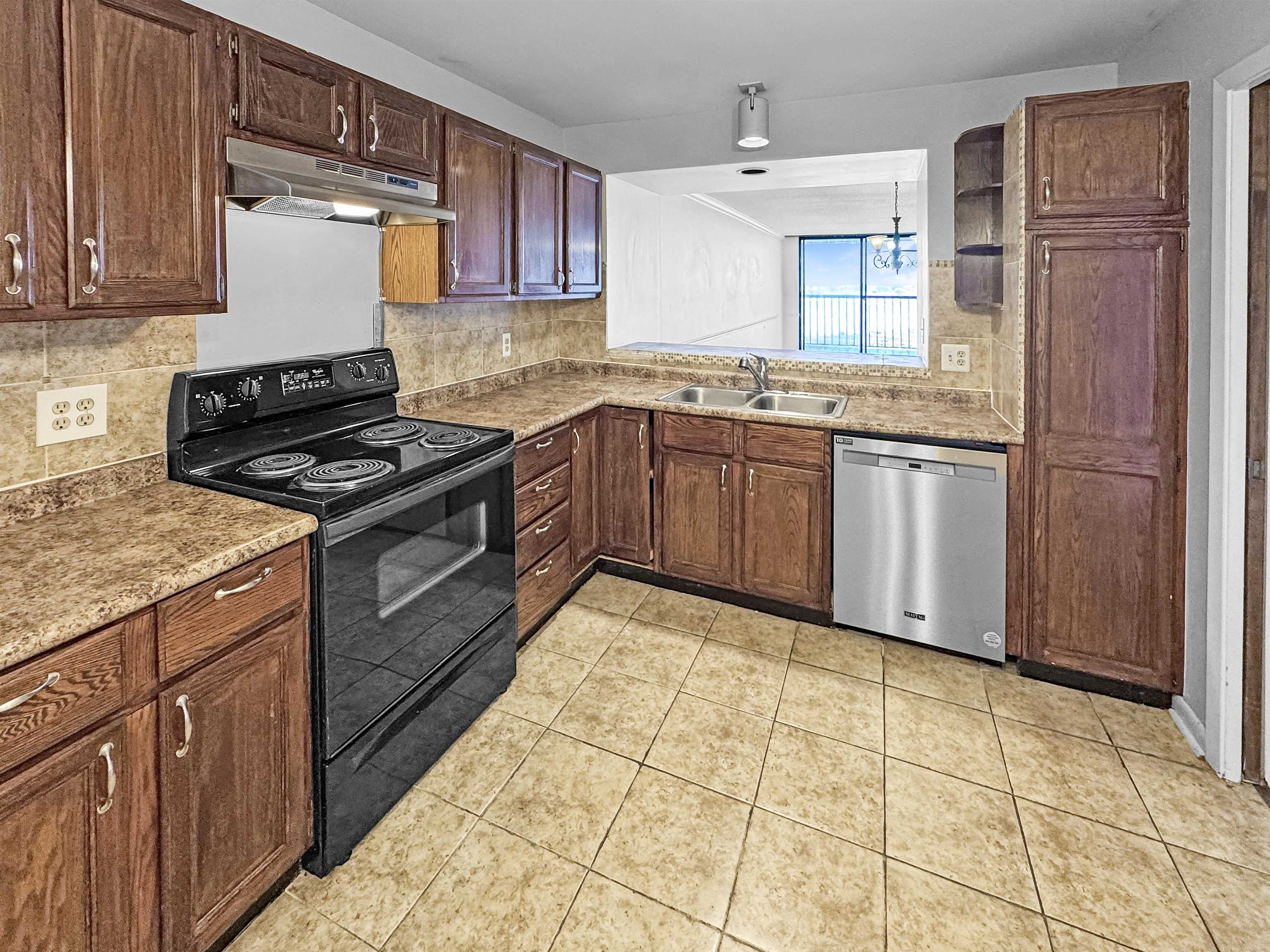 Memphis, Tennessee 38103, United States, 1 Bedroom Bedrooms, ,1 BathroomBathrooms,Residential,Active,212366