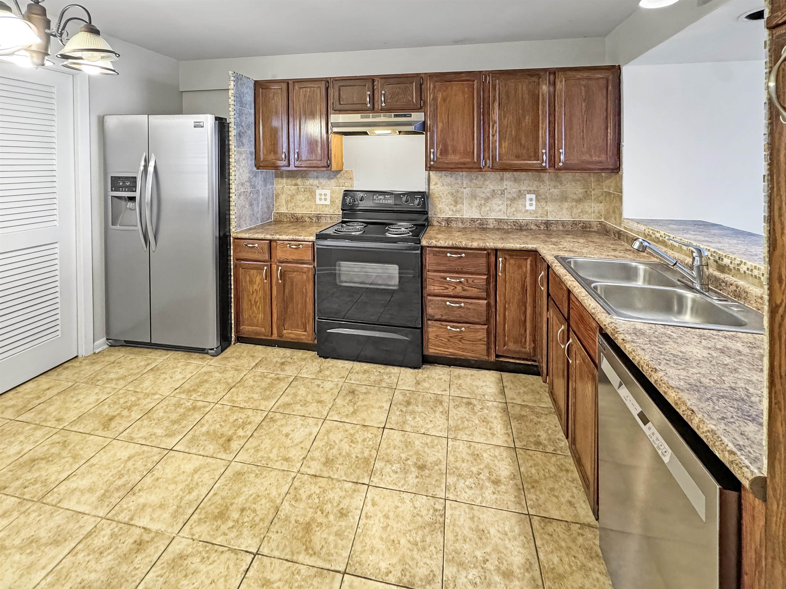 Memphis, Tennessee 38103, United States, 1 Bedroom Bedrooms, ,1 BathroomBathrooms,Residential,Active,212366