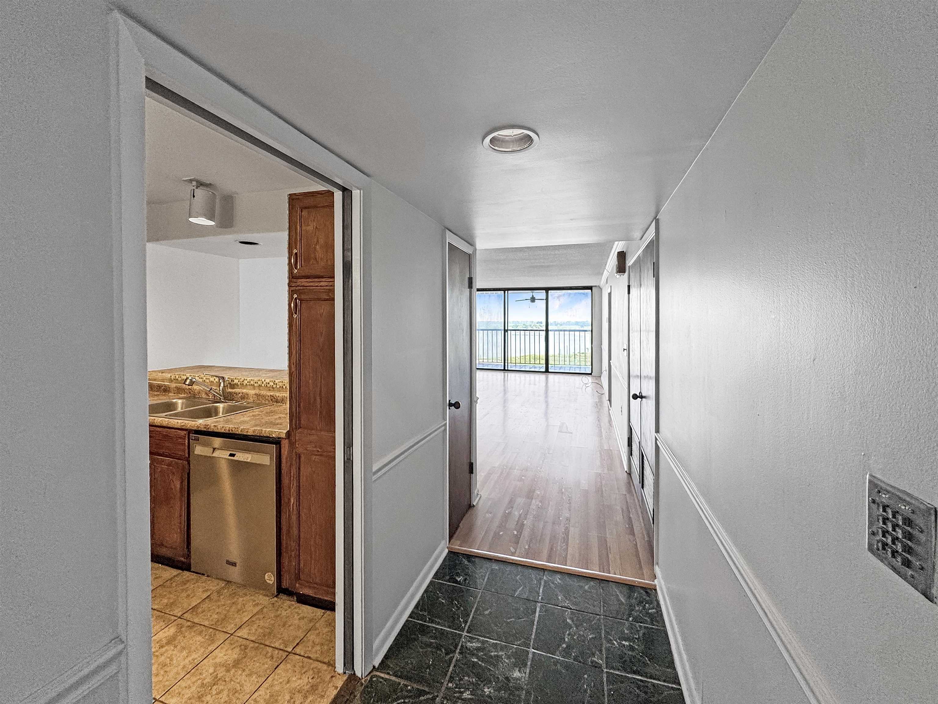 Memphis, Tennessee 38103, United States, 1 Bedroom Bedrooms, ,1 BathroomBathrooms,Residential,Active,212366