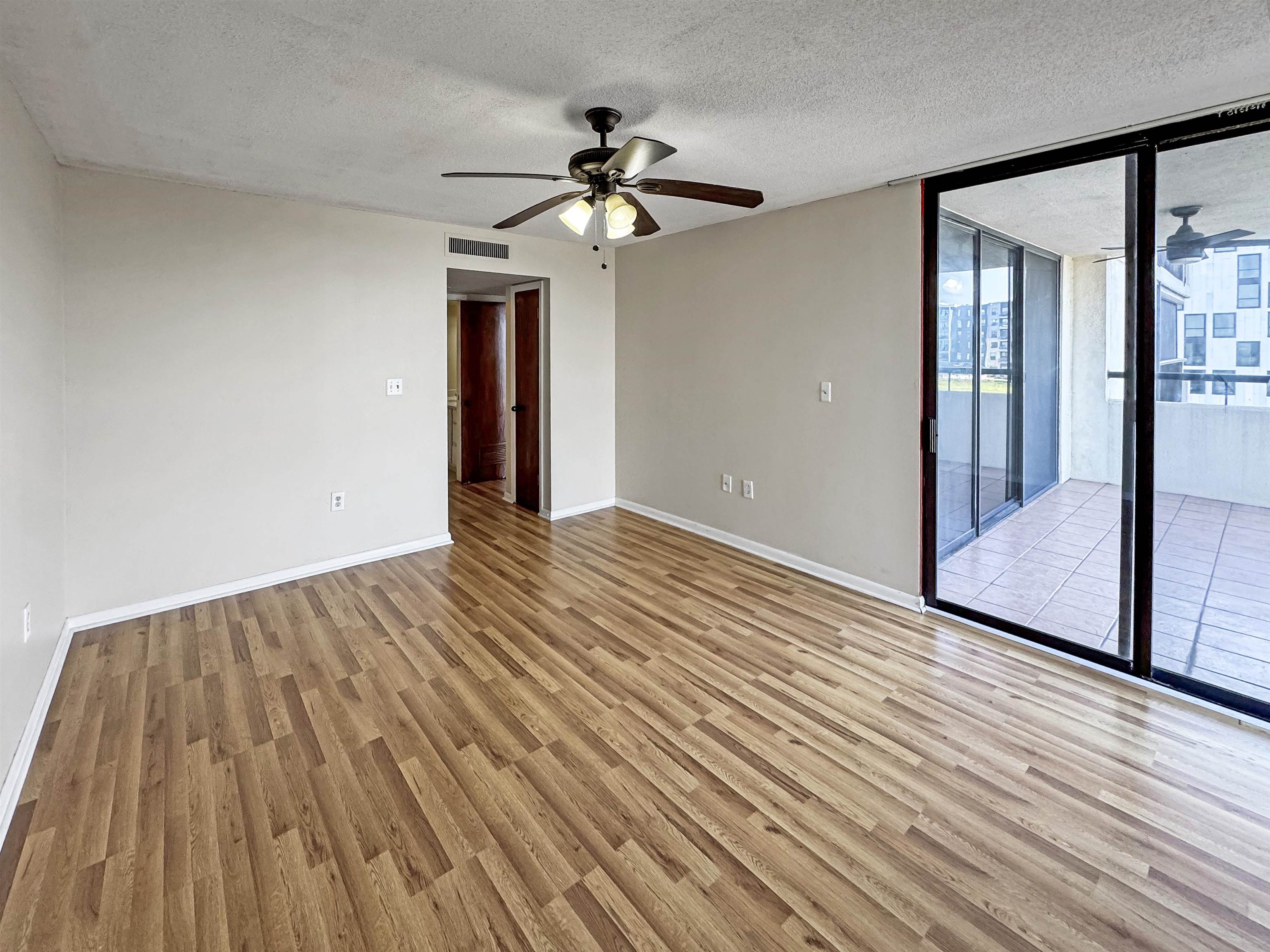 Memphis, Tennessee 38103, United States, 1 Bedroom Bedrooms, ,1 BathroomBathrooms,Residential,Active,212366