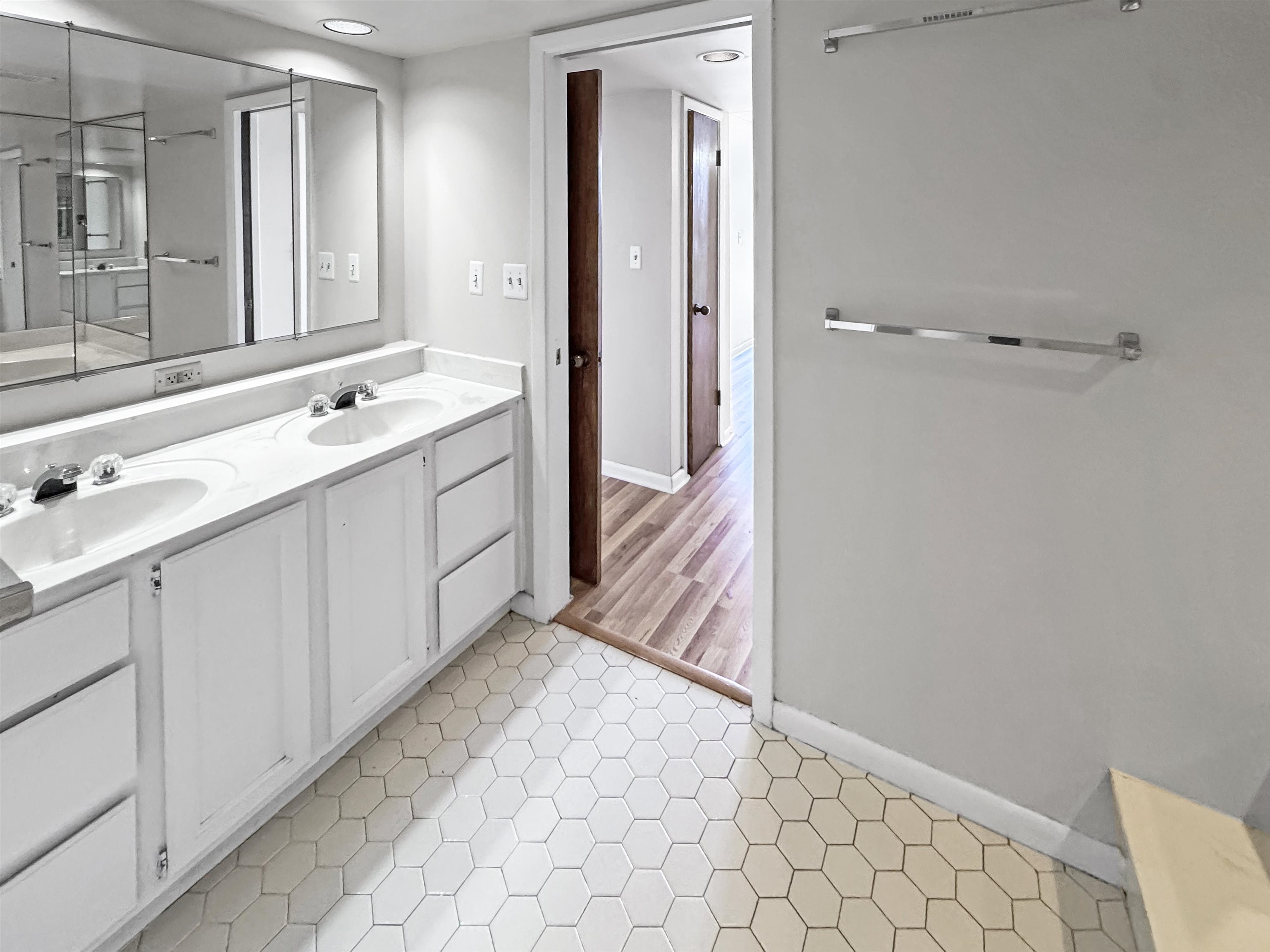 Memphis, Tennessee 38103, United States, 1 Bedroom Bedrooms, ,1 BathroomBathrooms,Residential,Active,212366