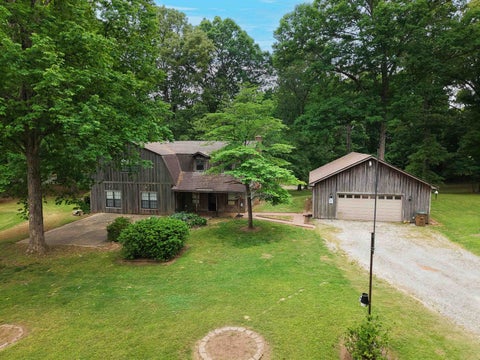 Photo of 1120 MCFADDEN DR, Oakland, TN 38060 (MLS # 10220429)