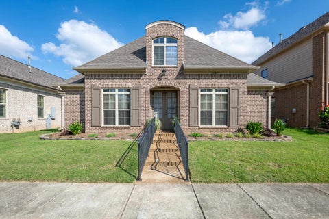 Photo of 1637 JENNINGS MILL LN, Collierville, TN 38017 (MLS # 10224372)