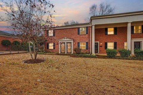 Photo of 5700 QUINCE RD 6 #6, Memphis, TN 38119 (MLS # 10212061)