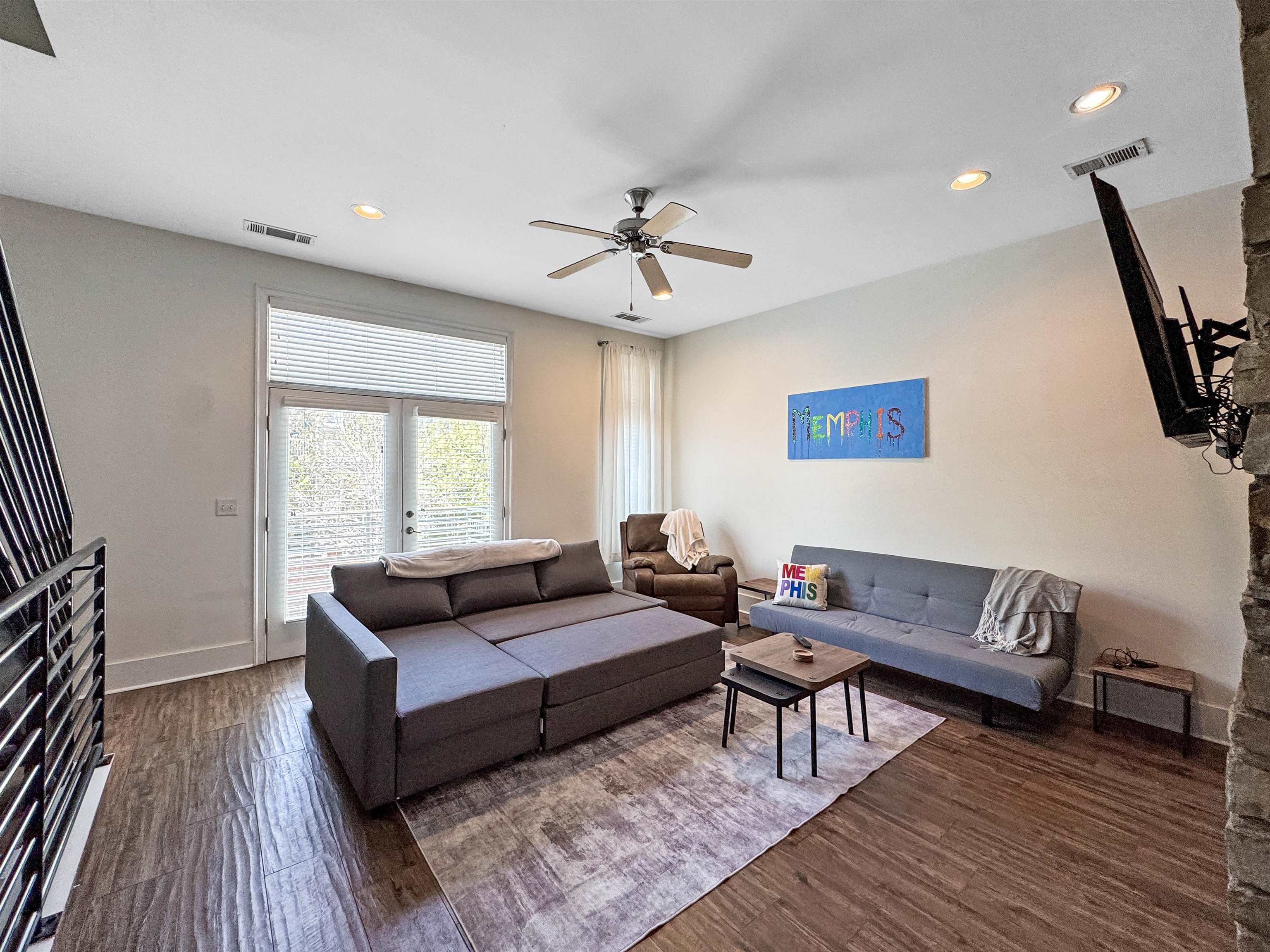 Memphis, Tennessee 38103, United States, 2 Bedrooms Bedrooms, ,3 BathroomsBathrooms,Residential,Active,111293