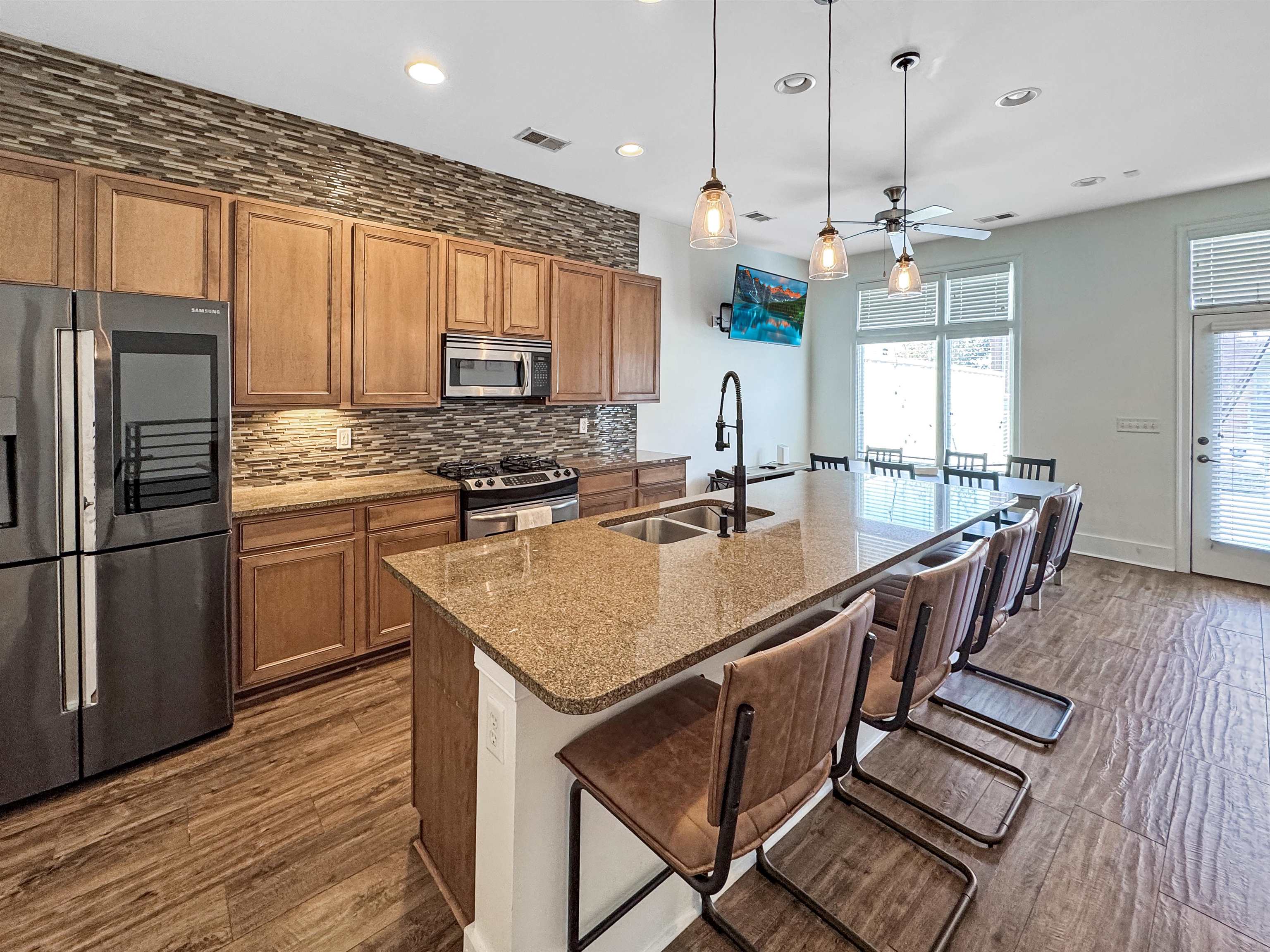 Memphis, Tennessee 38103, United States, 2 Bedrooms Bedrooms, ,3 BathroomsBathrooms,Residential,Active,111293