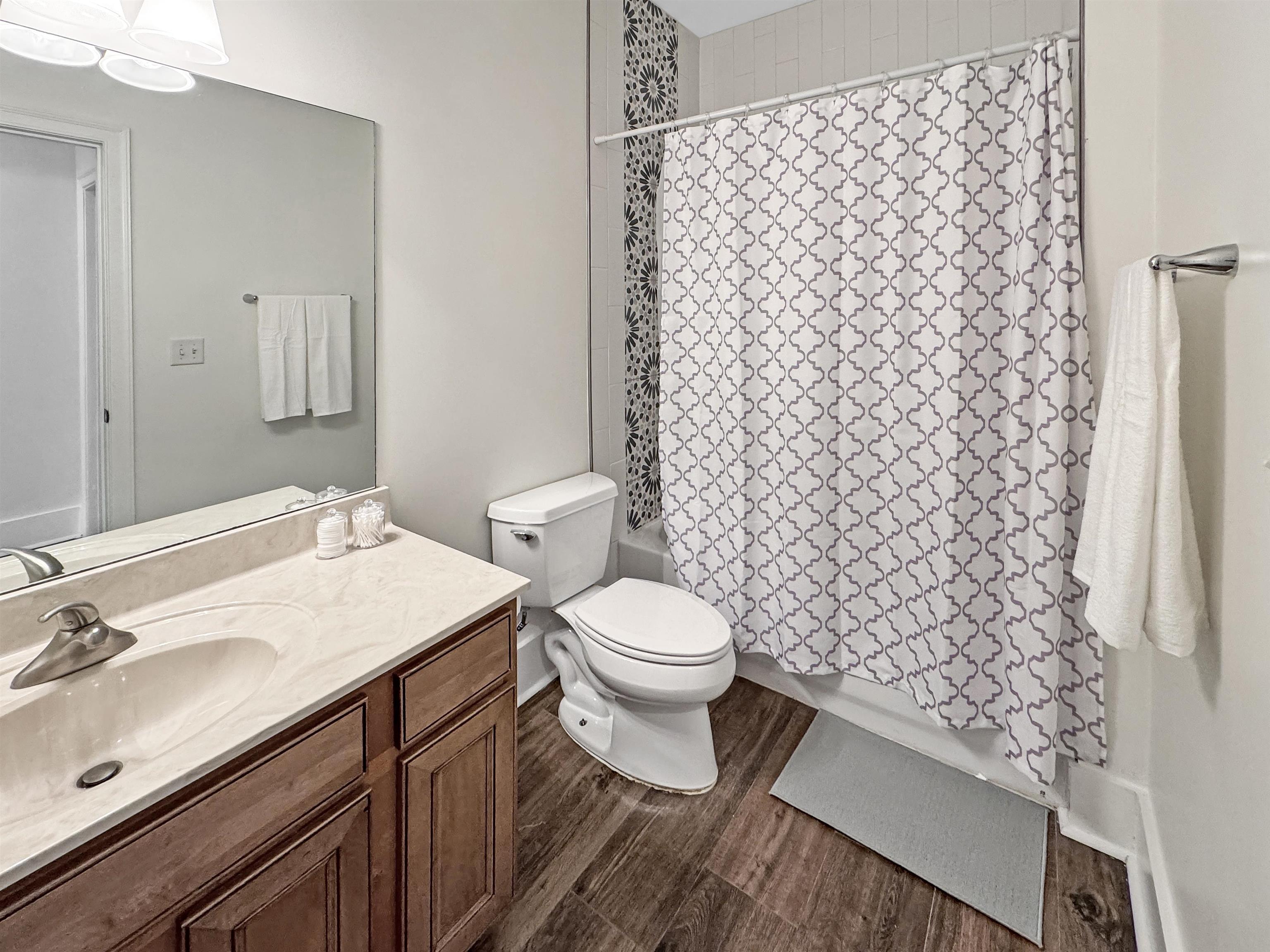 Memphis, Tennessee 38103, United States, 2 Bedrooms Bedrooms, ,3 BathroomsBathrooms,Residential,Active,111293