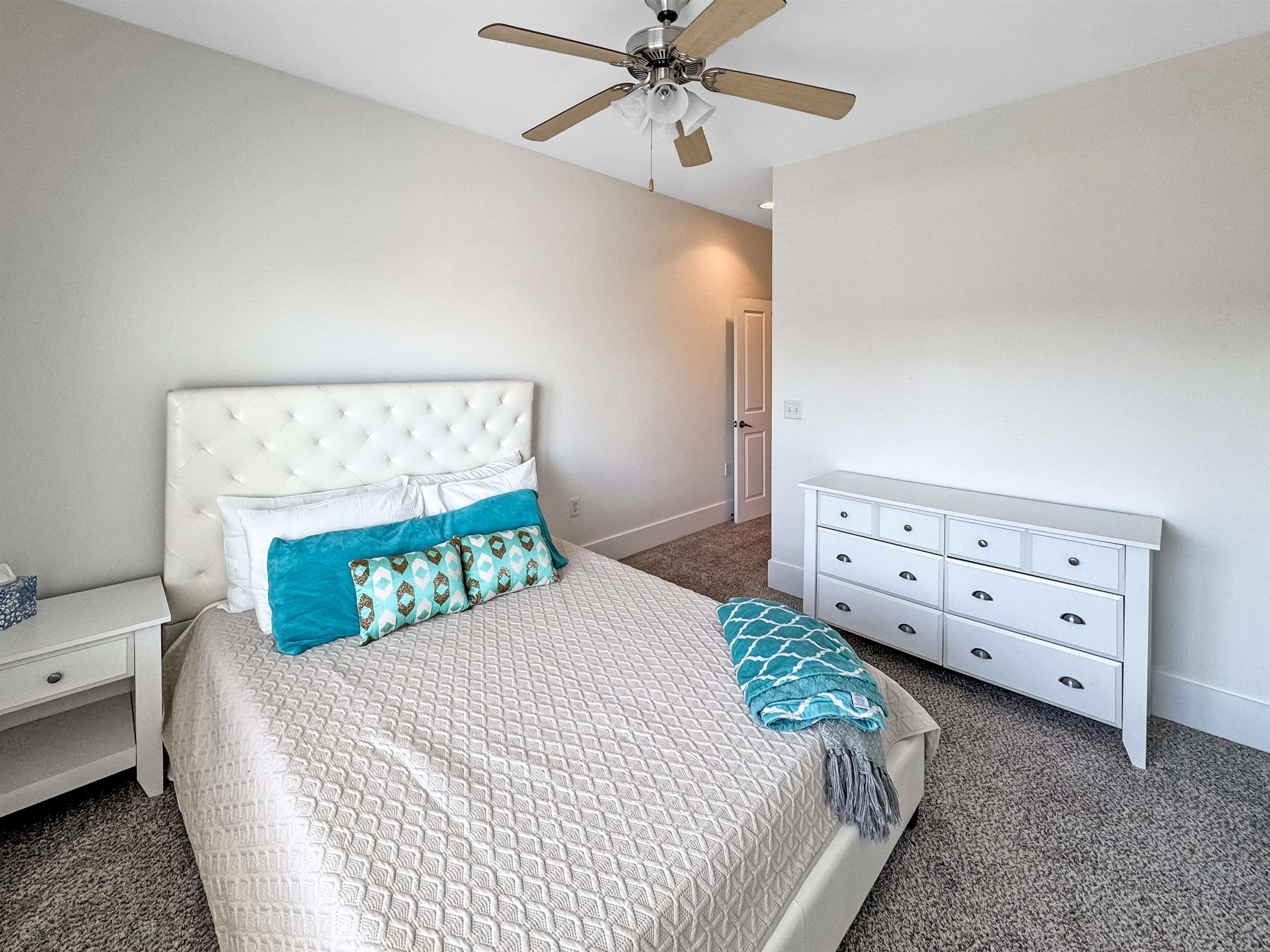 Memphis, Tennessee 38103, United States, 2 Bedrooms Bedrooms, ,3 BathroomsBathrooms,Residential,Active,111293