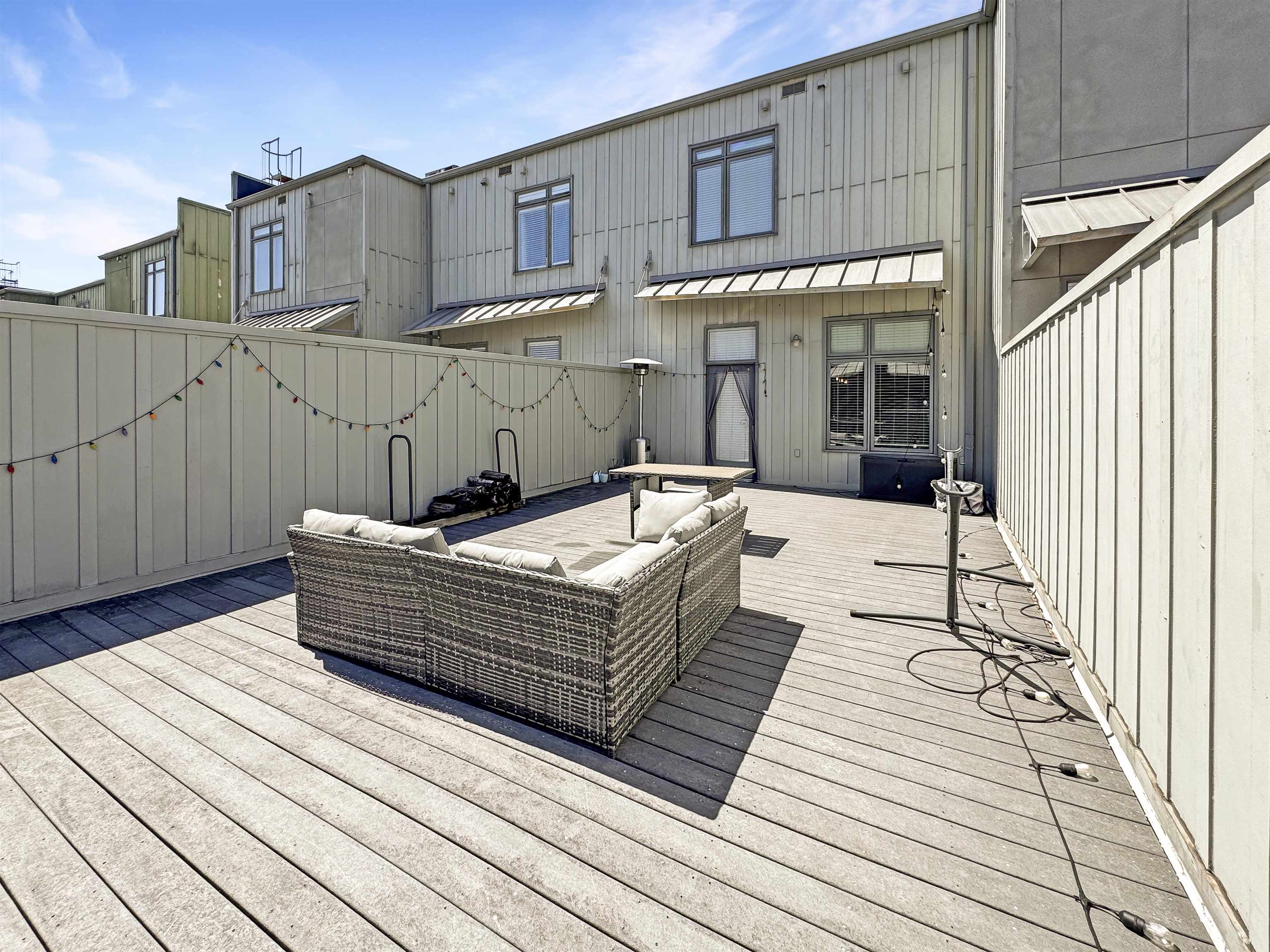 Memphis, Tennessee 38103, United States, 2 Bedrooms Bedrooms, ,3 BathroomsBathrooms,Residential,Active,111293