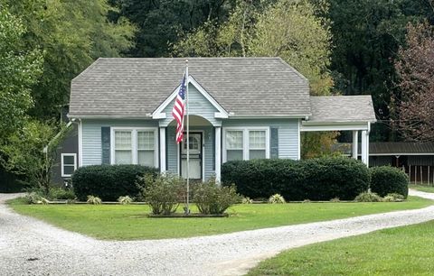 Photo of 1660 RAILROAD DR, Somerville, TN 38068 (MLS # 10221255)