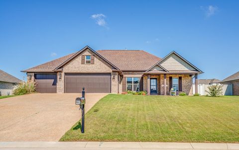 Photo of 229 STRAWBERRY RIDGE DR, Medina, TN 38355 (MLS # 10207459)