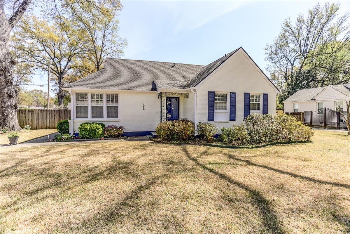 428 E SWAN RIDGE CIR

                                                                             Memphis                                

                                    , TN - $340,000