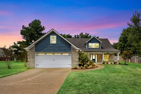 Photo of 8247 MONTROSE DR, Olive Branch, MS 38654 (MLS # 10204389)