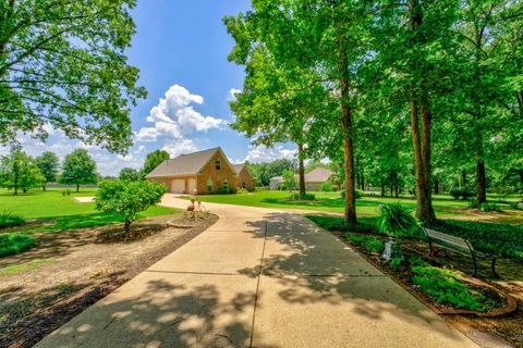 Photo of 290 SELLERS DR, Oakland, TN 38060 (MLS # 10206153)