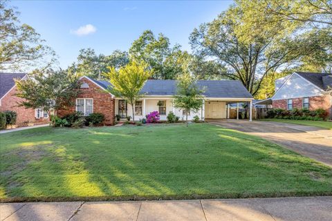 Photo of 1619 W CRESTWOOD DR, Memphis, TN 38119 (MLS # 10208912)