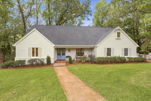 Photo of 8440 DRURY LN, Germantown, TN 38139 (MLS # 10226430)