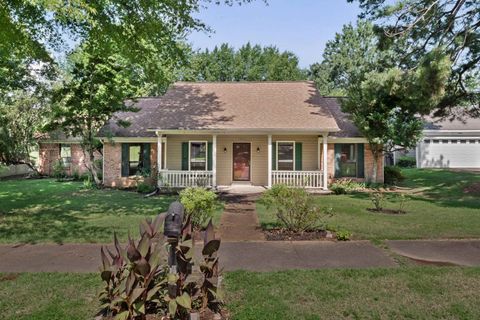 Photo of 1023 HUNTERS POINT DR, Memphis, TN 38018 (MLS # 10225825)