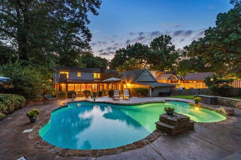 Photo of 2066 KNOLL LN, Germantown, TN 38138 (MLS # 10224083)